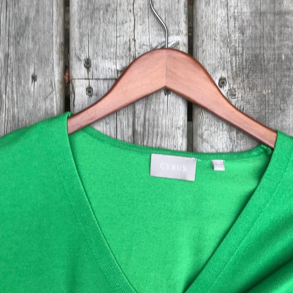 Cyrus top - Picture 2 of 3